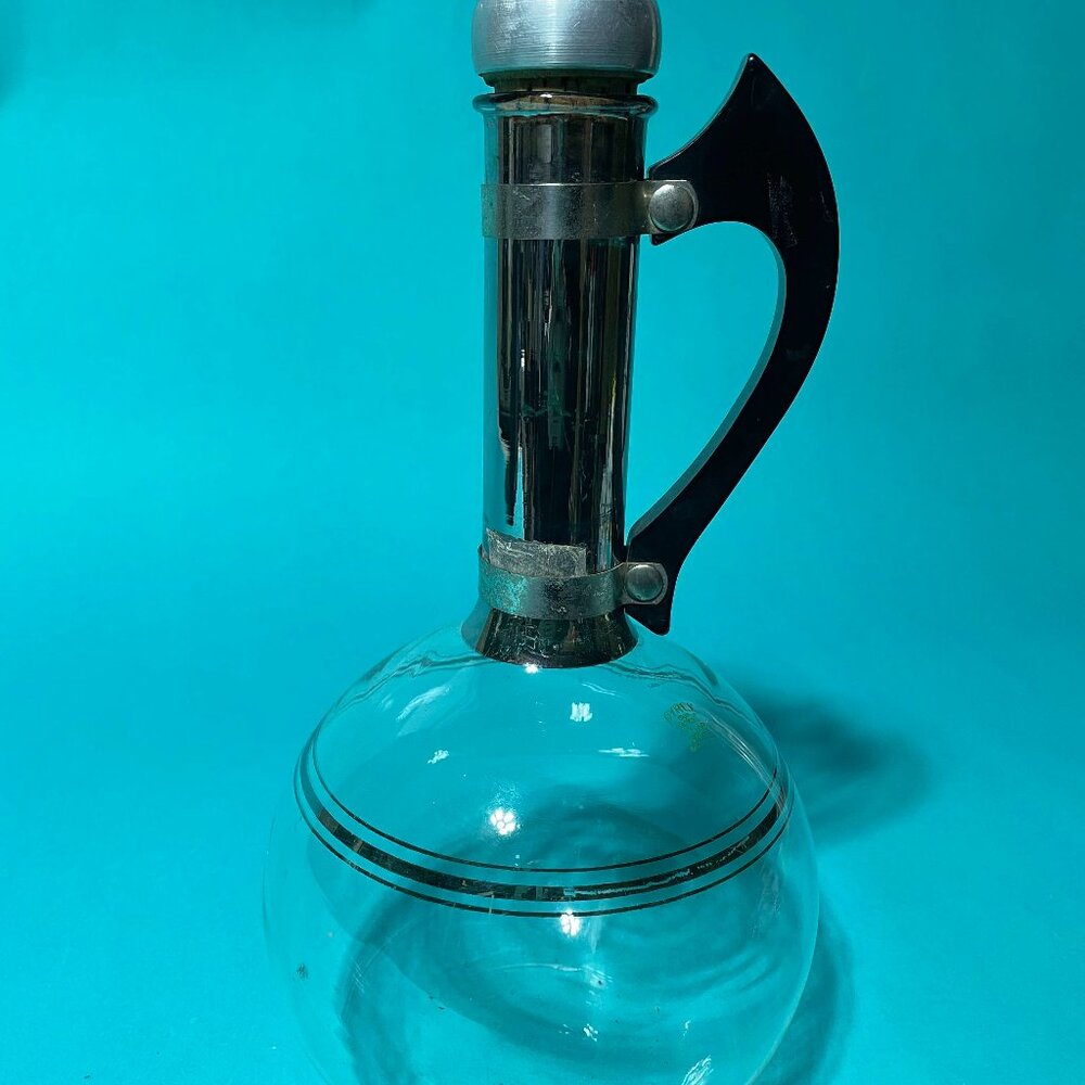 Vintage 1950s Pyrex Carafe | Mid-Century Modern Glass Pitcher (1L)